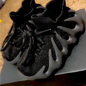Toddler Yeezy’s Gently worn